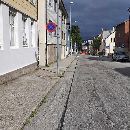 올레순 Near Brosundet, Newly Refurnished, Free Street Parking 아파트 외부 사진